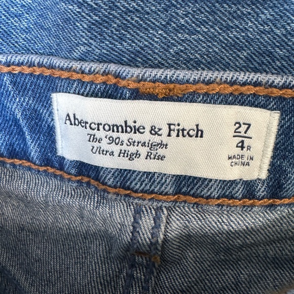 Abercrombie & Fitch Women's 90s Straight Ultra High Rise Leg Blue Jeans - Picture 8 of 14